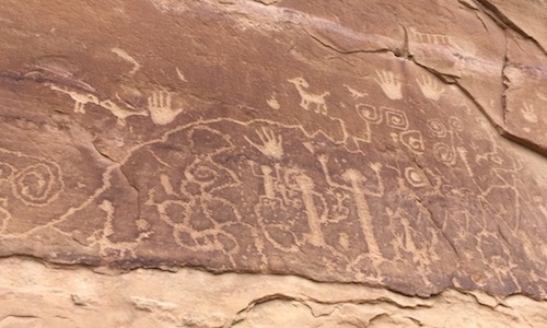 Pertogylph Trail Mesa Verde